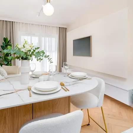 شقة Royal View - Promenada Staromiejska, Parking W Garazu W Cenie! فروتسواف